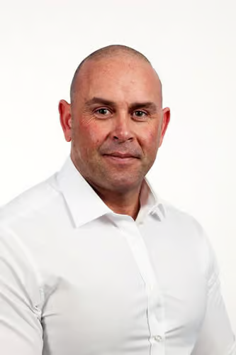 Portrait of Darren Carter clinical hypnotherapist